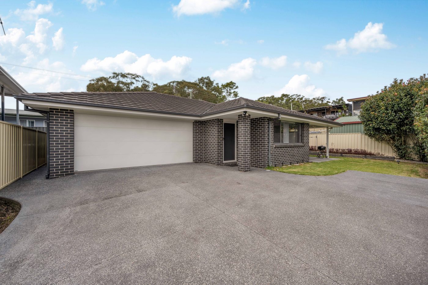 6 Loftus St Bonnells Bay - Before and after comparison 5